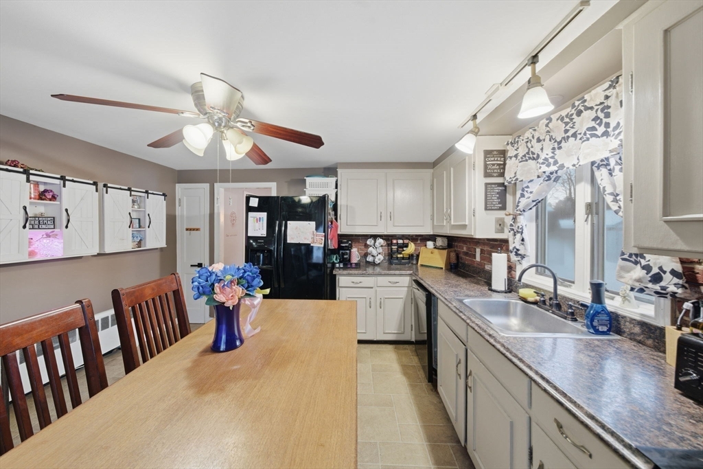 8 Flint Street Chelmsford, MA 01824 - Photo 7 of 34