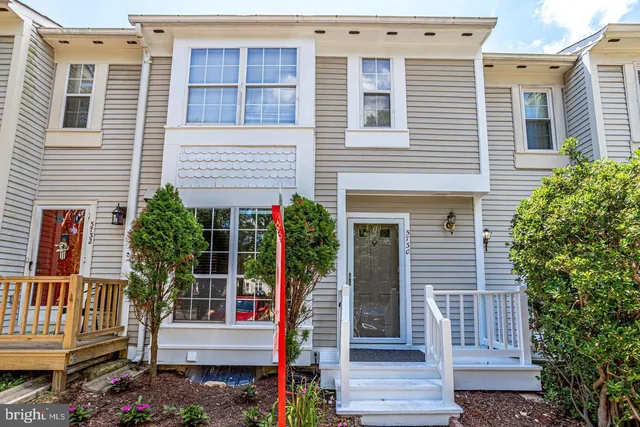 $3,250 | 5730 Evergreen Knoll Court, Alexandria, VA 22303