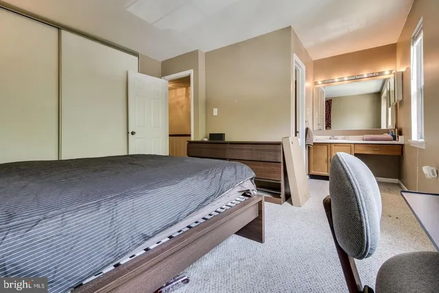 $3,250 | 5730 Evergreen Knoll Court, Alexandria, VA 22303