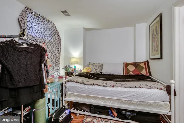 $3,250 | 5730 Evergreen Knoll Court, Alexandria, VA 22303