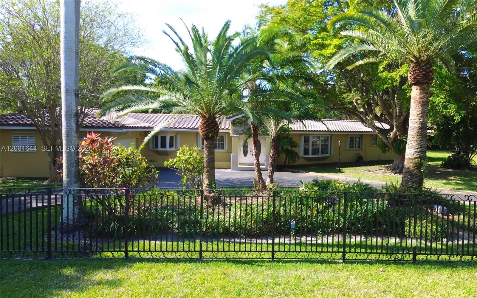 6282 Southwest 133rd Street Pinecrest, FL 33156 - Photo 3 of 43