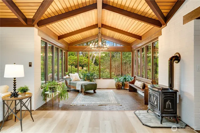 $2,000,000 | 6817 79th Street West, Lakewood, WA 98499