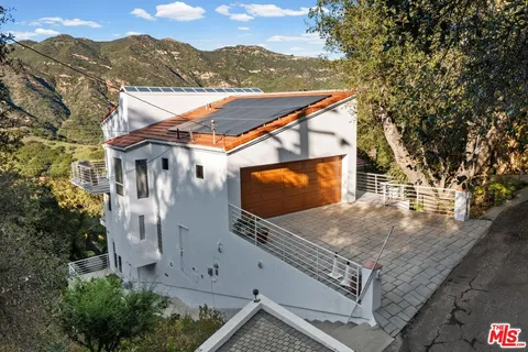 $1,899,000 | 26207 Ingleside Way, Malibu, CA 90265