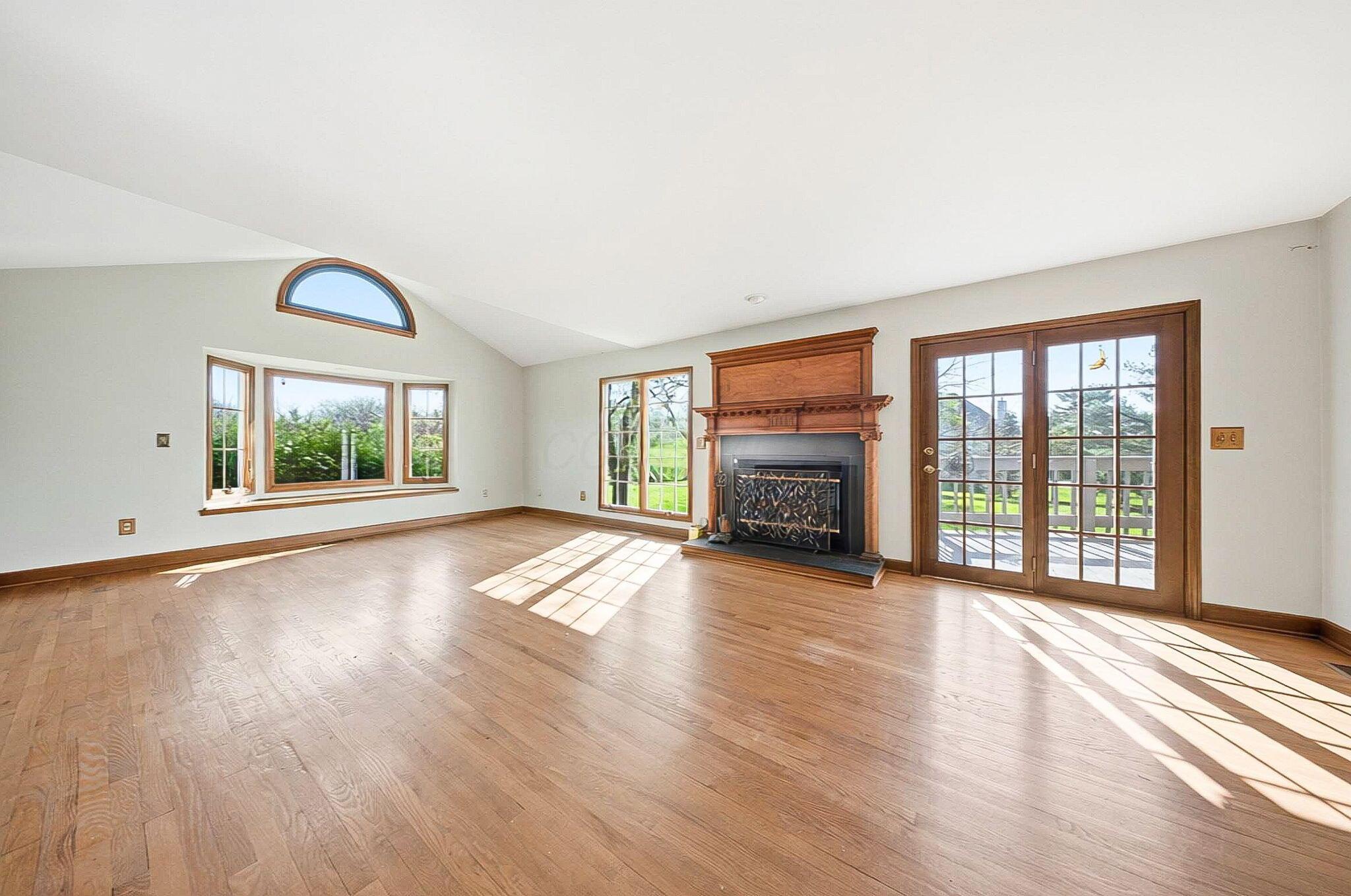 5050 Clark-Shaw Road Powell, OH 43065 - Photo 10 of 82 Living room
