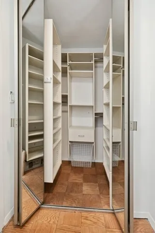 $900,000 | 401 East 74th Street, Unit 10E | Lenox Hill