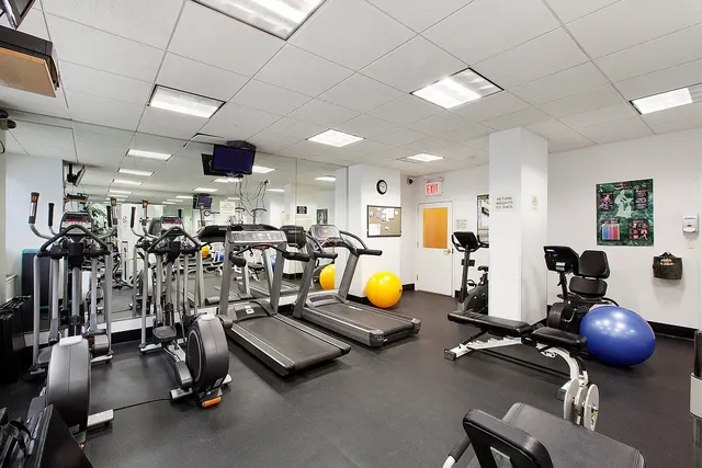 $900,000 | 401 East 74th Street, Unit 10E | Lenox Hill