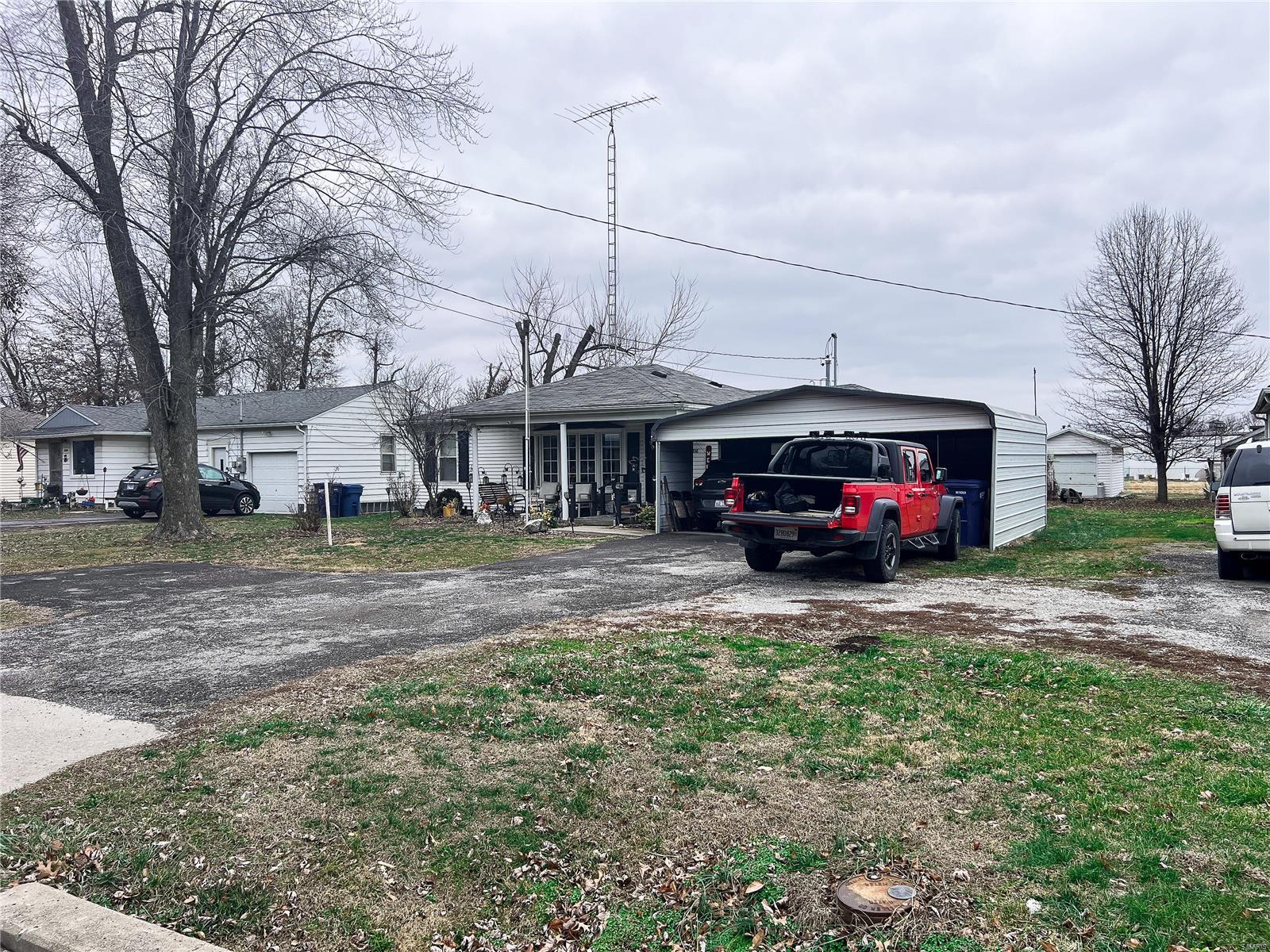 2606 Benton Road Mount Vernon, IL 62864 - Photo 3 of 27 Gallery Image 3