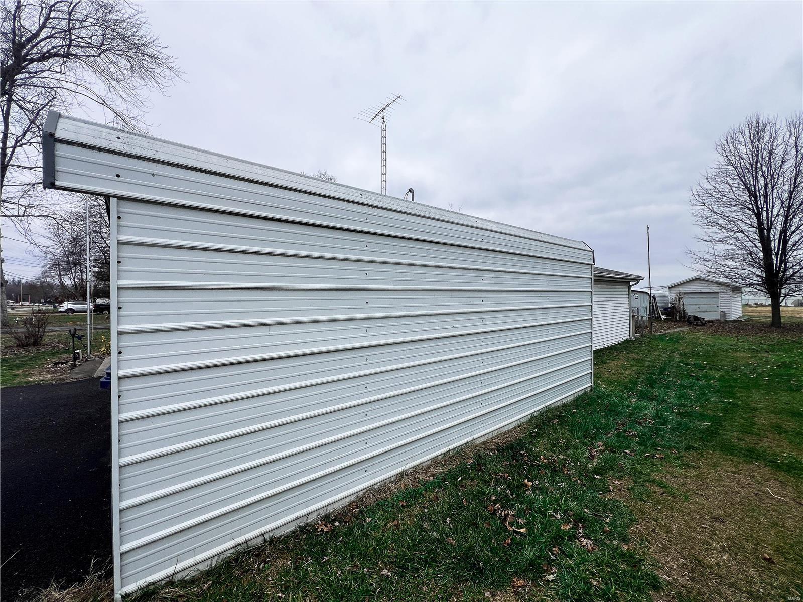 2606 Benton Road Mount Vernon, IL 62864 - Photo 8 of 27 Gallery Image 8