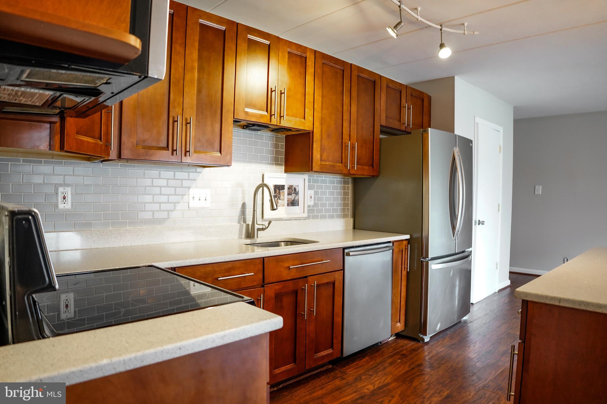 6240 Edsall Road, Unit 102 Alexandria, VA 22312 - Photo 16 of 47