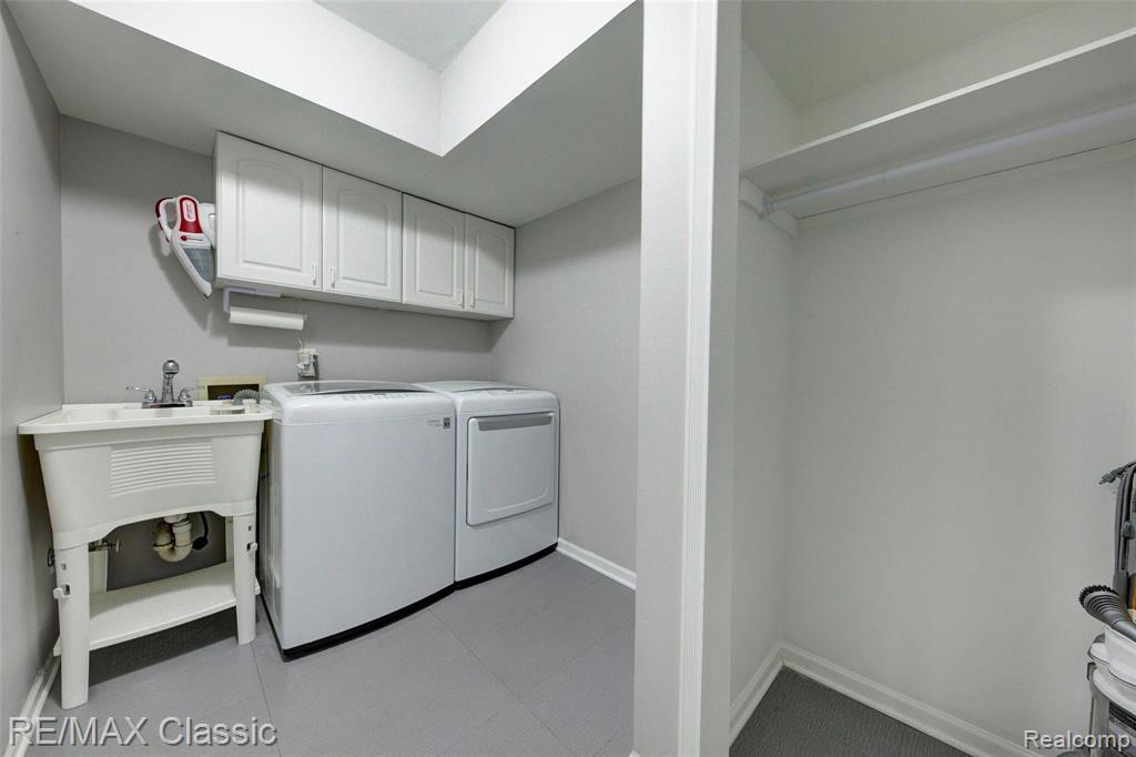 1014 Pointe Pl Boulevard Rochester, MI 48307 - Photo 47 of 80
