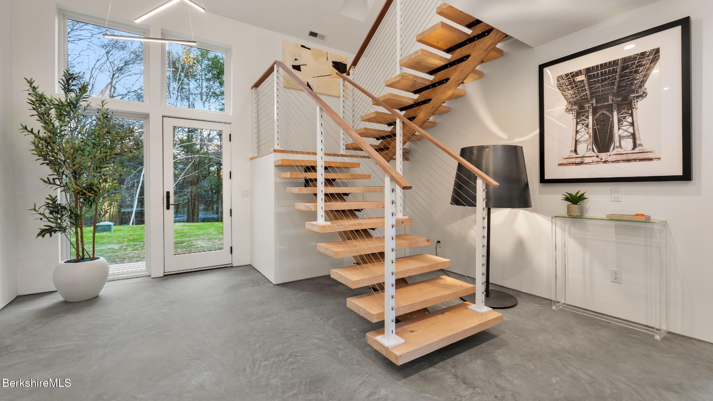 40 East Alford Road West Stockbridge, MA 01266 - Photo 25 of 51 Foyer