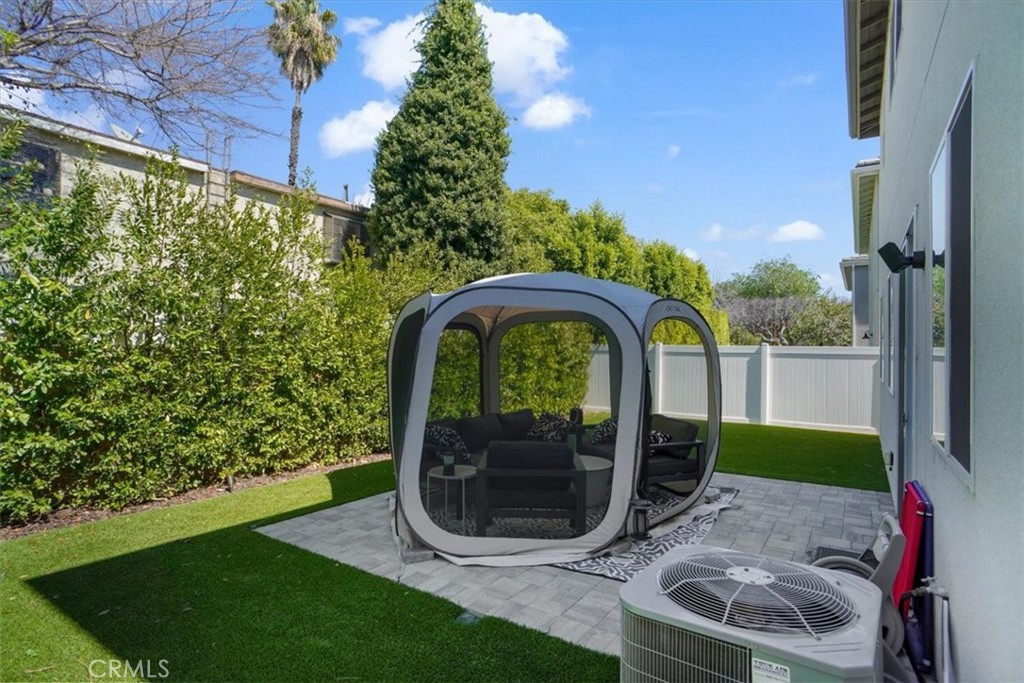 15605 Lilli Way Van Nuys, CA 91406 - Photo 7 of 16 Backyard with Furniture