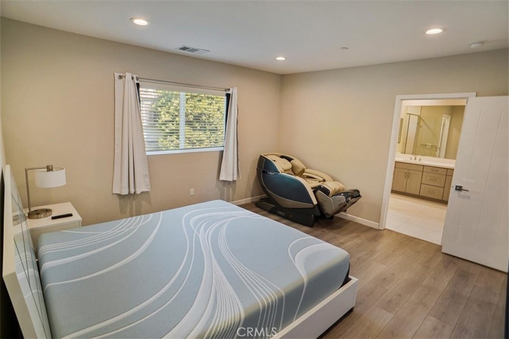 15605 Lilli Way Van Nuys, CA 91406 - Photo 8 of 16 Primary Bedroom