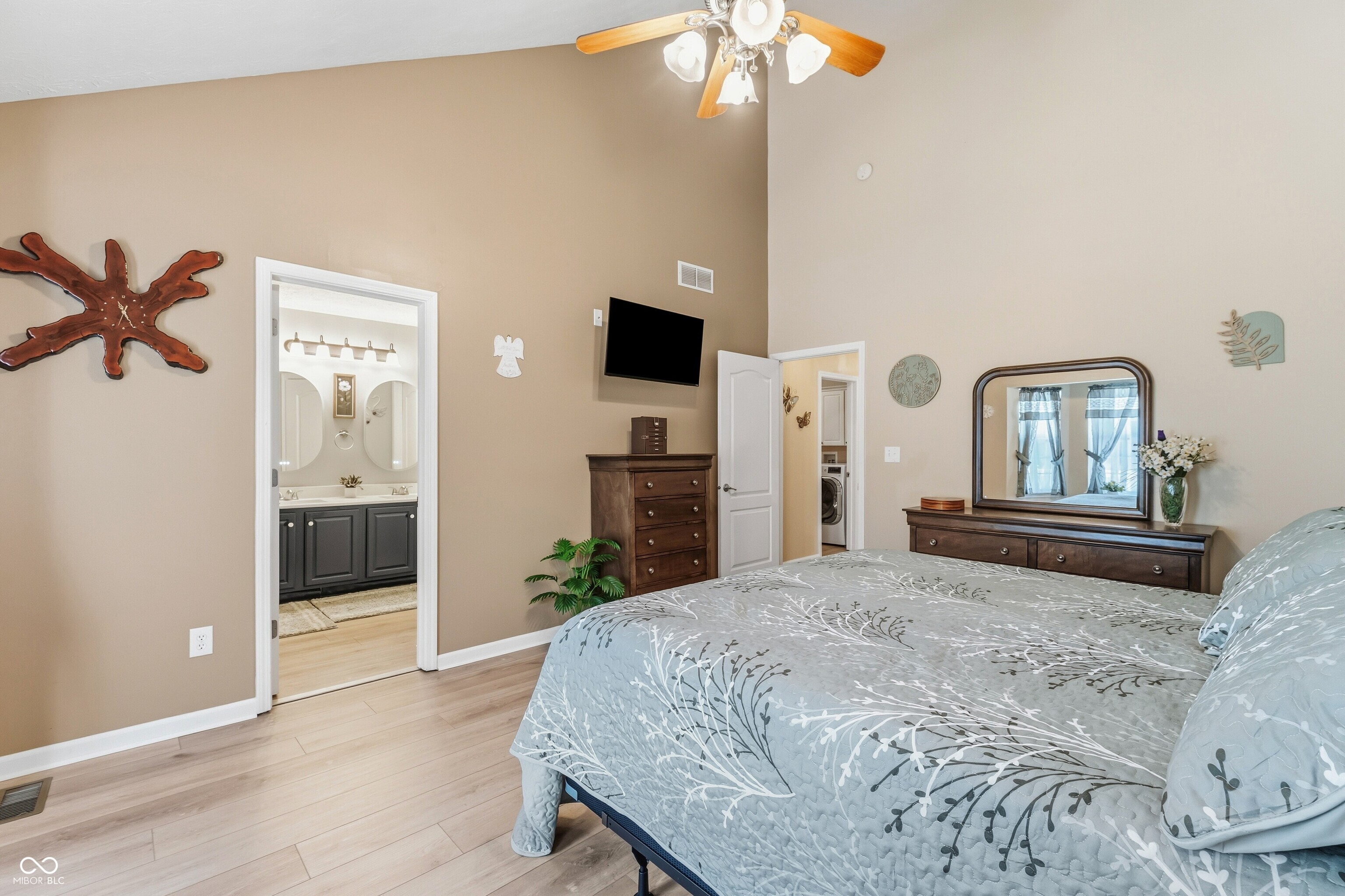 6075 Prairie Stream Way Columbus, IN 47203 - Photo 17 of 35