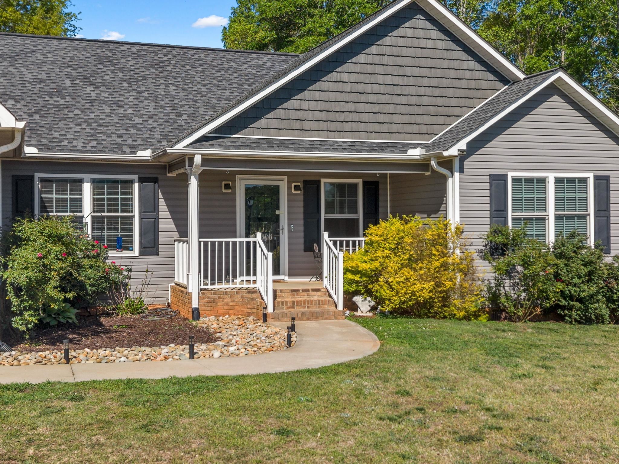 108 Butternut Road Spartanburg, SC 29306 - Photo 2 of 41