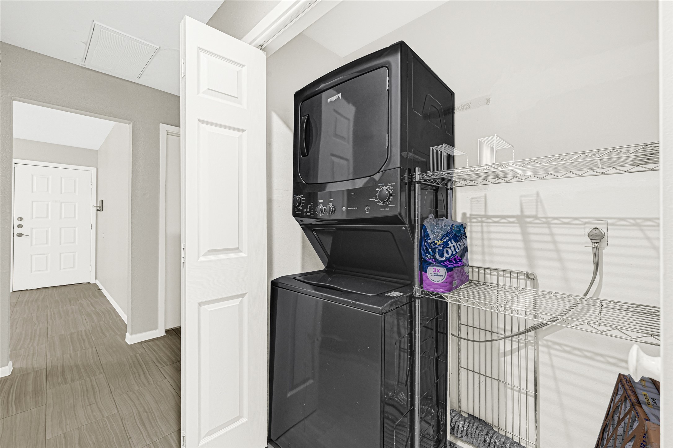 14020 Schroeder Road, Unit 126 Houston, TX 77070 - Photo 20 of 28 Washer and dryer INCLUDED!