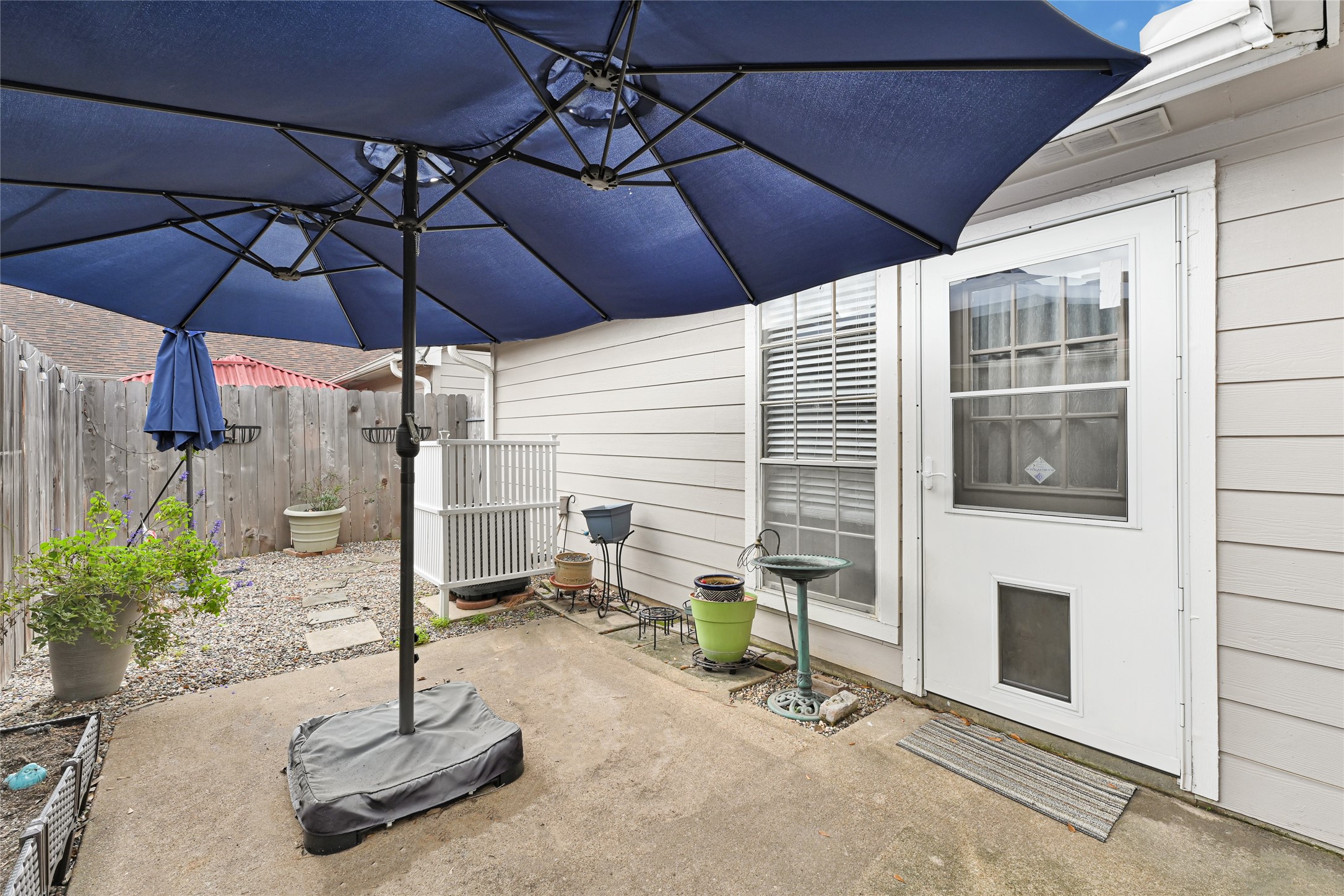 14020 Schroeder Road, Unit 126 Houston, TX 77070 - Photo 24 of 28 Fenced backyard