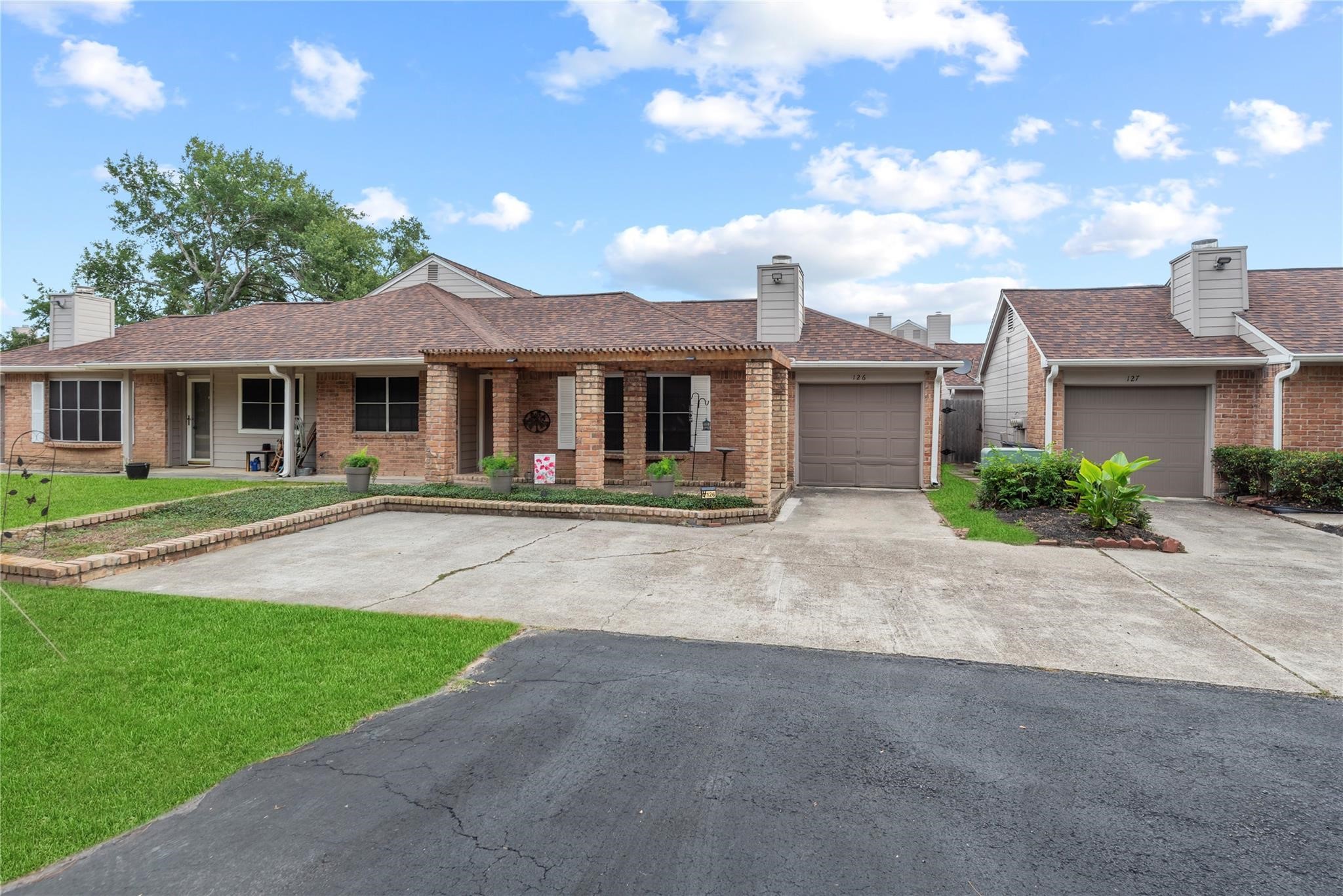 14020 Schroeder Road, Unit 126 Houston, TX 77070 - Photo 10 of 11 1 CAR GARAGE PLUS ADDITIONAL PARKING NEAR UNIT