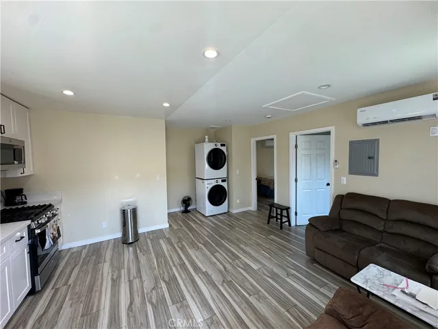 $999,999 | 4850 North Vincent Avenue, Covina, CA 91722