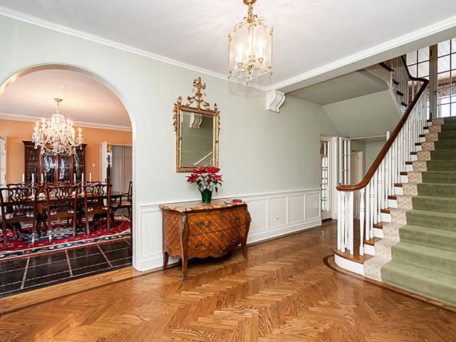 7600 Augusta Street River Forest, IL 60305 - Photo 2 of 25 en view interior of a house and kitchen