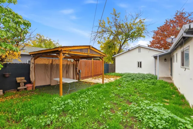 $374,999 | 1336 Stephanie Avenue, Sacramento, CA 95838