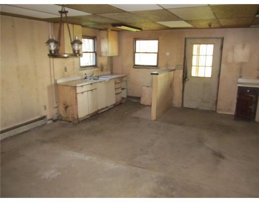1150 School Road Avonmore, PA 15618 - Photo 4 of 12 Kitchen.