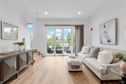 $1,045,000 | 1655 2nd Street, Unit 318, Napa, CA 94559