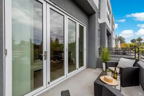 $1,045,000 | 1655 2nd Street, Unit 318, Napa, CA 94559