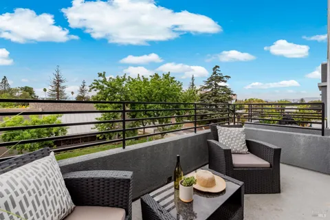 $1,045,000 | 1655 2nd Street, Unit 318, Napa, CA 94559