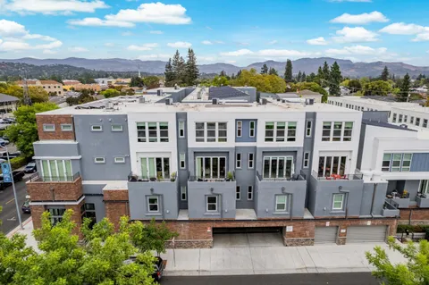 $1,045,000 | 1655 2nd Street, Unit 318, Napa, CA 94559