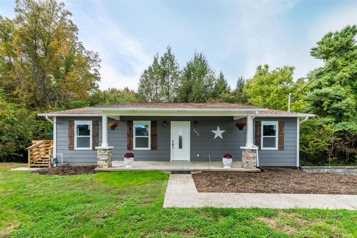202 Pleasant View Loop Clinton, TN 37716 - Photo 1 of 30 1