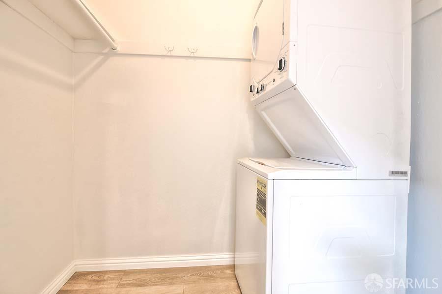 46728 Crawford Street, Unit 3 Fremont, CA 94539 - Photo 14 of 22 a bathroom with a window