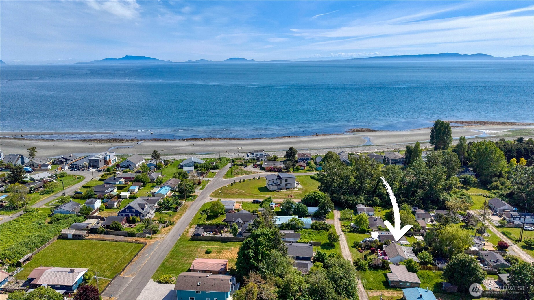 689 Deer Lane Point Roberts, WA 98281 - Photo 32 of 37