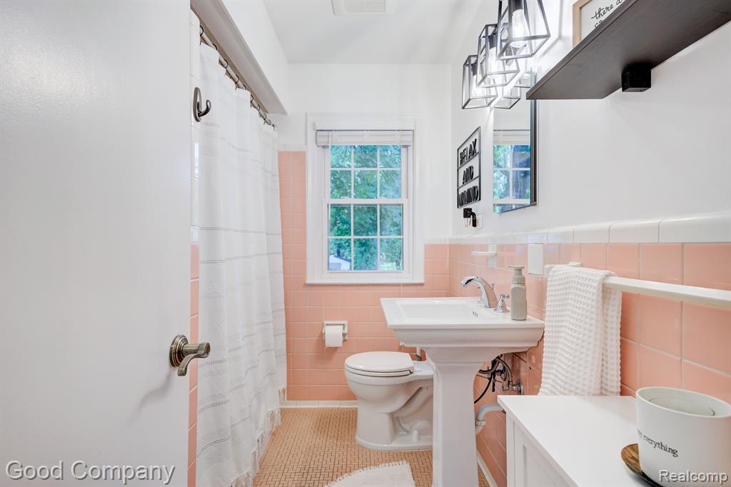 1641 Dorothea Road Berkley, MI 48072 - Photo 15 of 33 Gallery Image 15