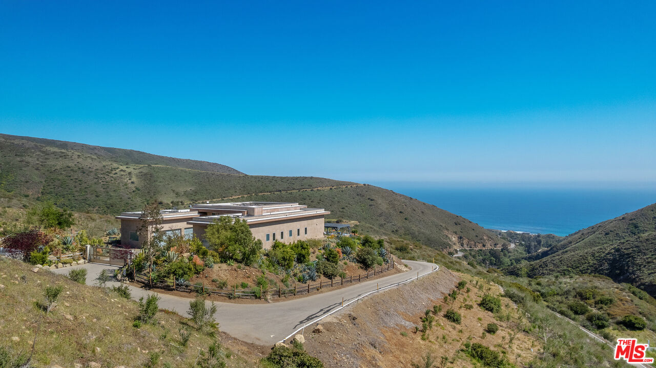 10715 Yerba Buena Road Malibu, CA 90265 - Photo 6 of 32 a view of a city
