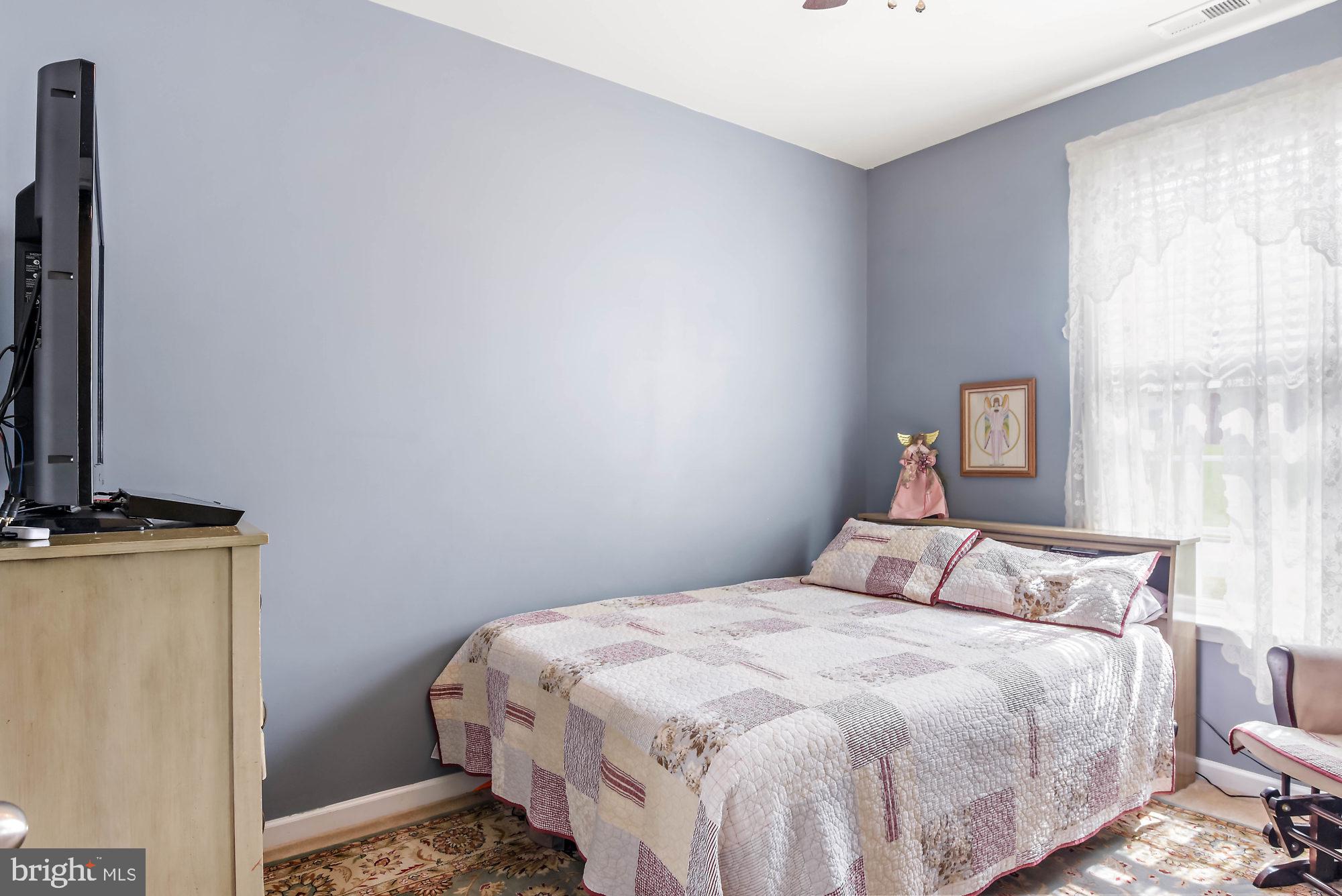 7847 Wormans Mill Road Frederick, MD 21701 - Photo 5 of 28 Entry-level bedroom
