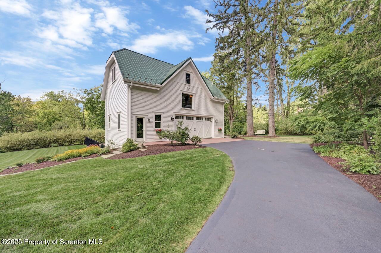 215 Fairview Road Clarks Green, PA 18411 - Photo 4 of 148 215 Fairview Rd 004 Large