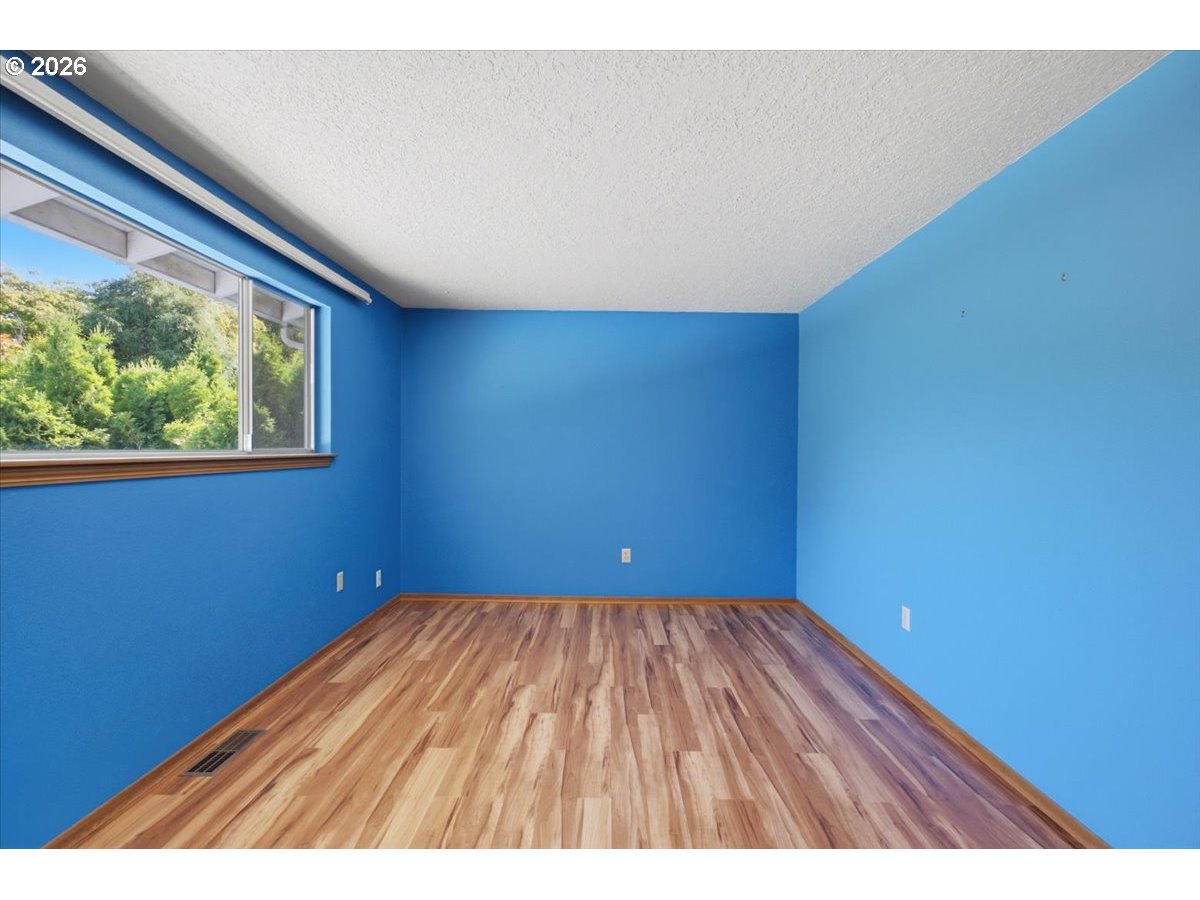 895 Northwest 3rd Street Gresham, OR 97030 - Photo 16 of 41
