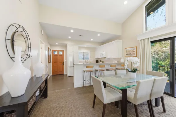 $1,250,000 | 868 Oak Leaf Way, Napa, CA 94558