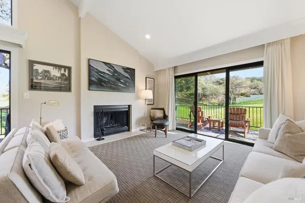 $1,250,000 | 868 Oak Leaf Way, Napa, CA 94558