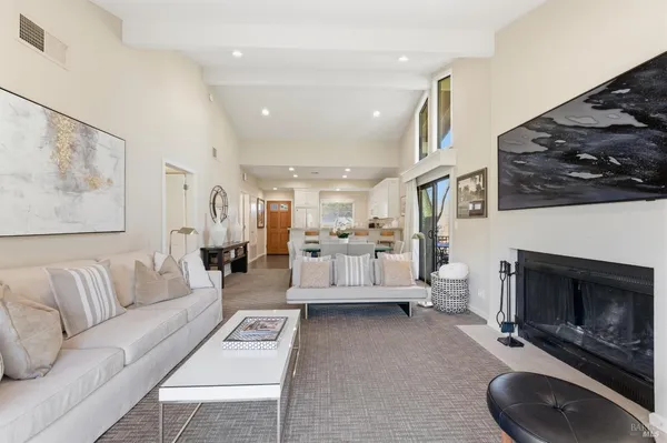 $1,250,000 | 868 Oak Leaf Way, Napa, CA 94558