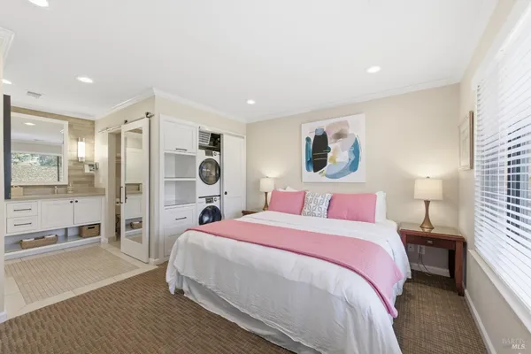 $1,250,000 | 868 Oak Leaf Way, Napa, CA 94558