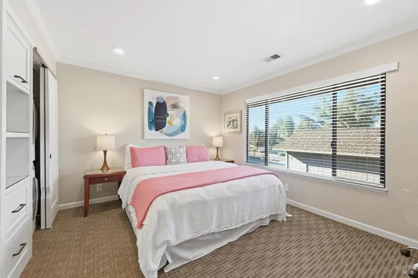 $1,250,000 | 868 Oak Leaf Way, Napa, CA 94558