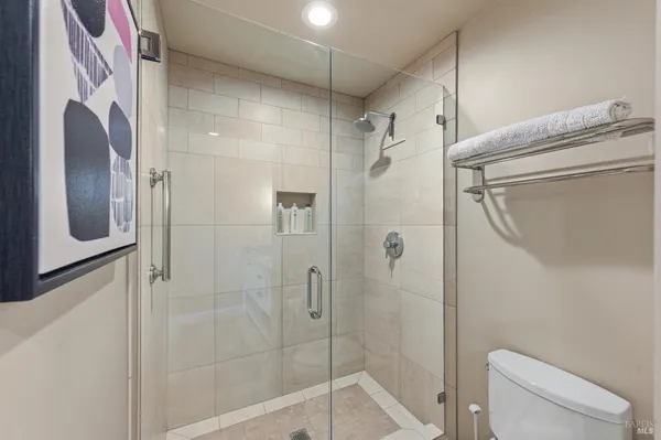 $1,250,000 | 868 Oak Leaf Way, Napa, CA 94558