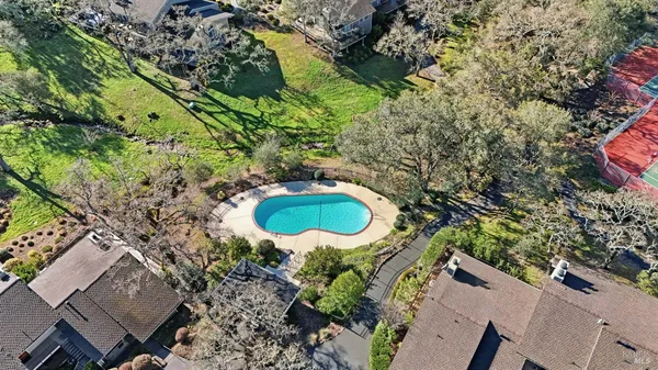 $1,250,000 | 868 Oak Leaf Way, Napa, CA 94558