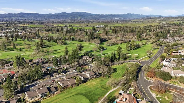 $1,250,000 | 868 Oak Leaf Way, Napa, CA 94558
