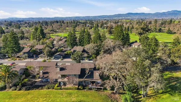 $1,250,000 | 868 Oak Leaf Way, Napa, CA 94558