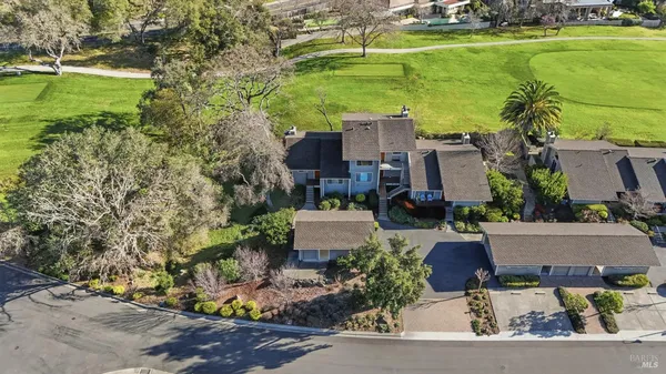 $1,250,000 | 868 Oak Leaf Way, Napa, CA 94558