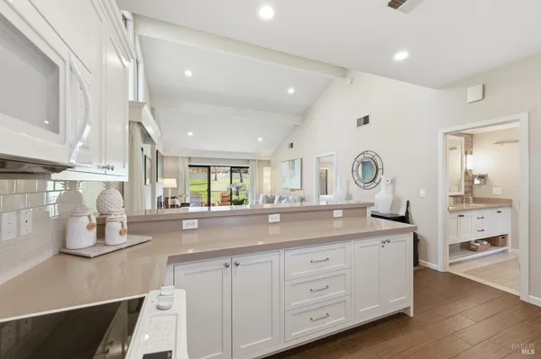 $1,250,000 | 868 Oak Leaf Way, Napa, CA 94558