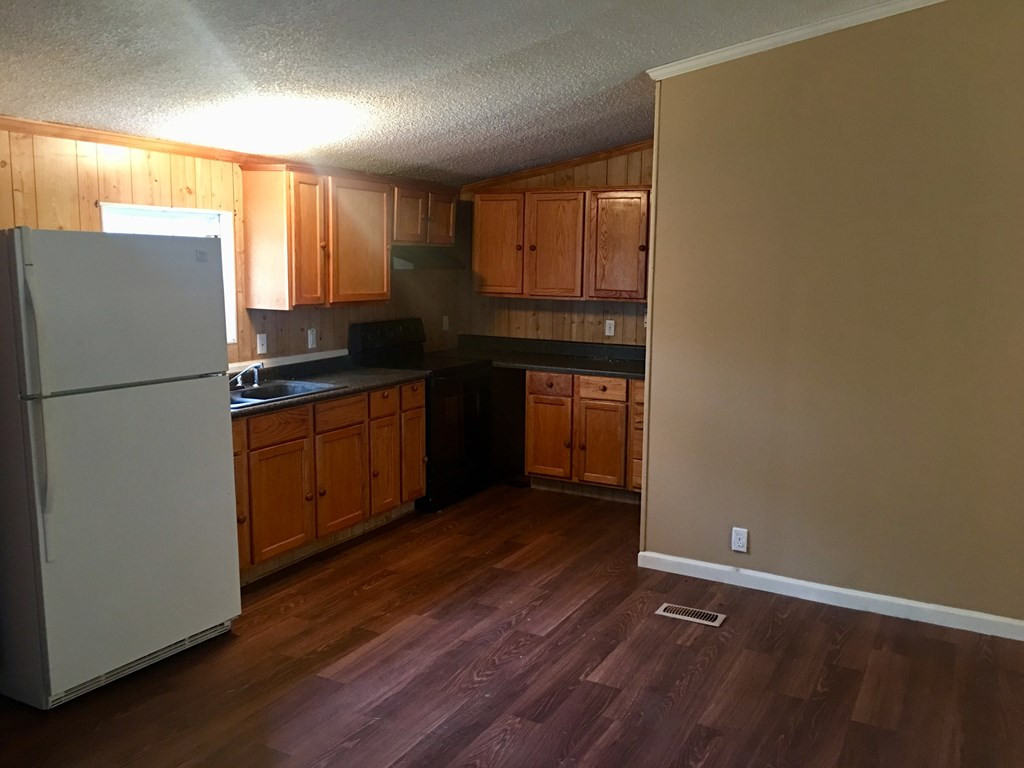 746 Pointe Drive Sumter, SC 29154 - Photo 5 of 12